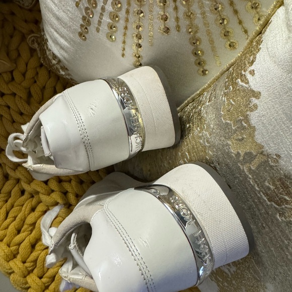 Michael Kors white sneakers - Picture 4 of 9